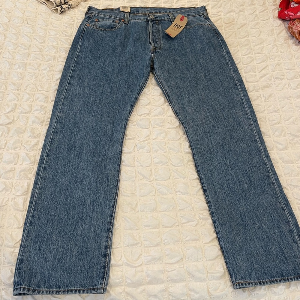 NEW 501 Levi’s Jeans ⭐️🥂